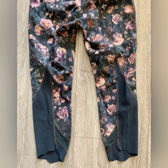 Lululemon Wunder Under Crop II Special Edition Scallop 24" Frosted Rose Multi 10 - Picture 5 of 16
